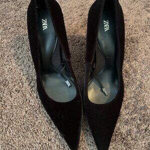 Zara Black Velvet Pointed Toe Stiletto heels, size 41/10